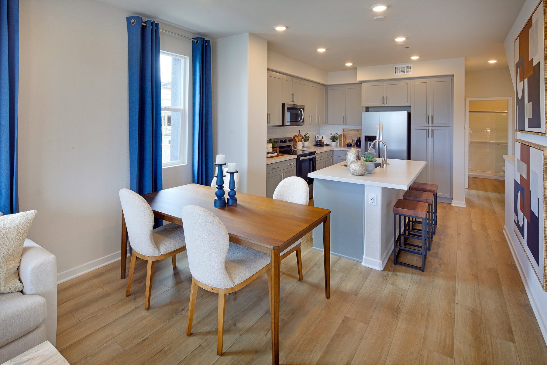 0011 3502 VAN BUREN BLVD