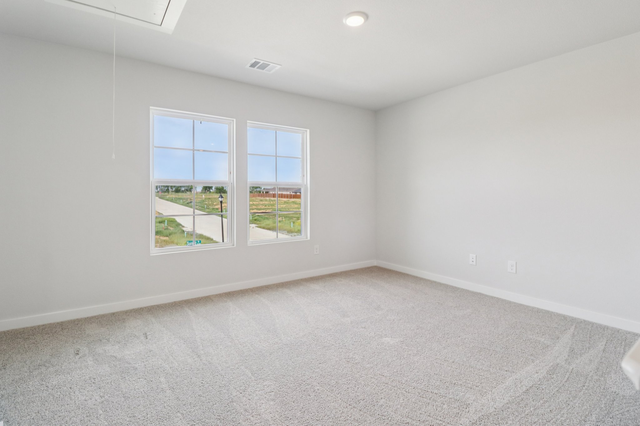 A room with windows.