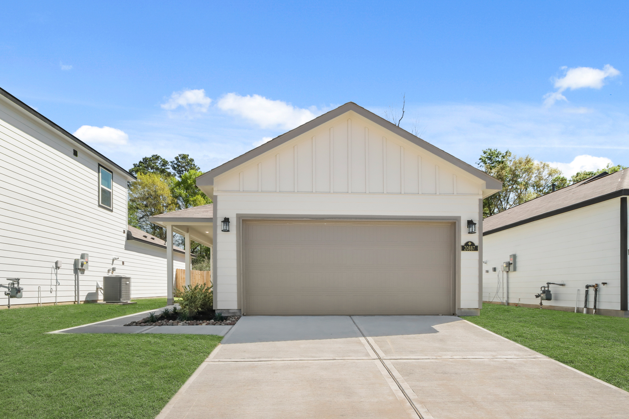 050222 20887 Wildbird Cherry Lane